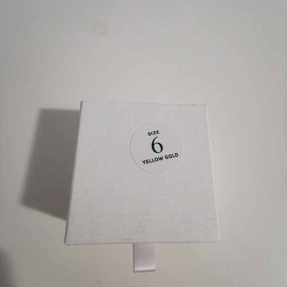 THE JILLY BOX WINTER 2022 Paris Jewellers Yellow Gold Size 6 - Picture 4 of 7